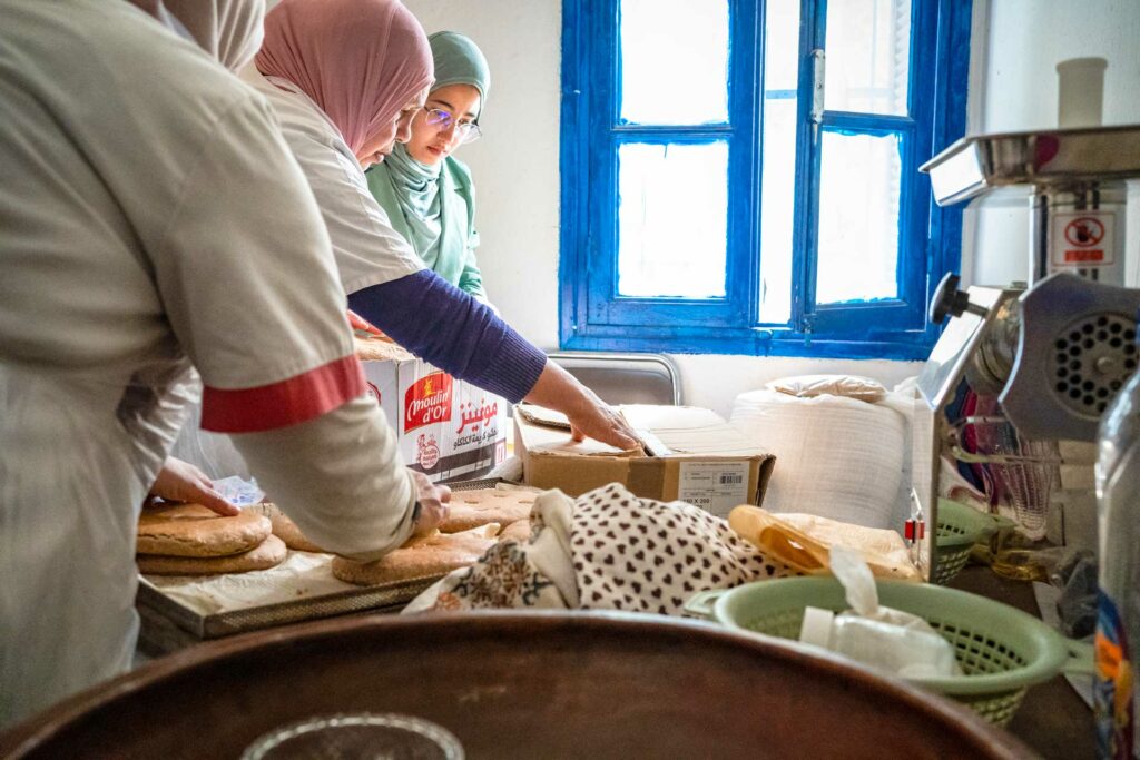 At the Lella Kmar cooperative, mahmoudi wheat is also used to make bread. Credit: Julia Terradot

